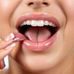 Plante pentru Strâmtarea Vaginului: O Analiză Detaliată a Mecanismelor, Beneficiilor și Riscurilor