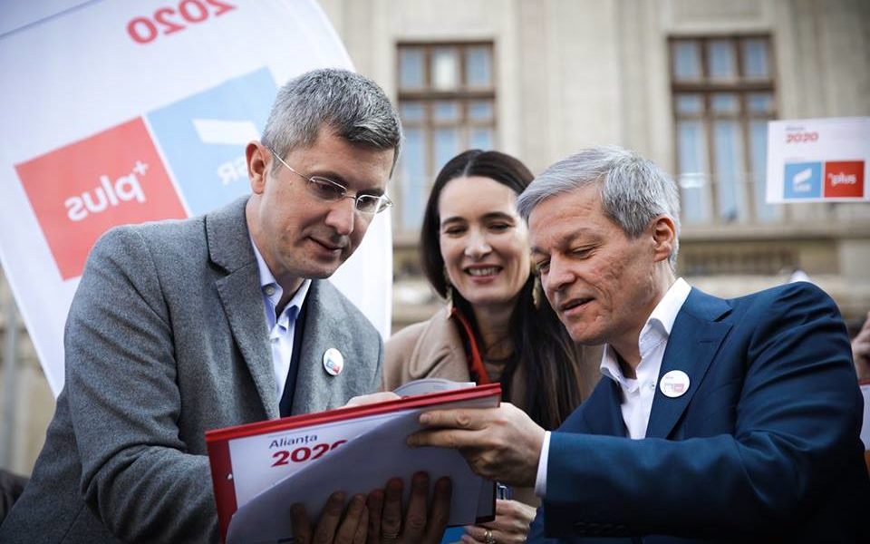 usr plus un partid ilegal