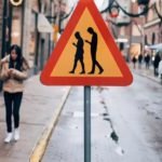 atac de zombie cu telefoanele