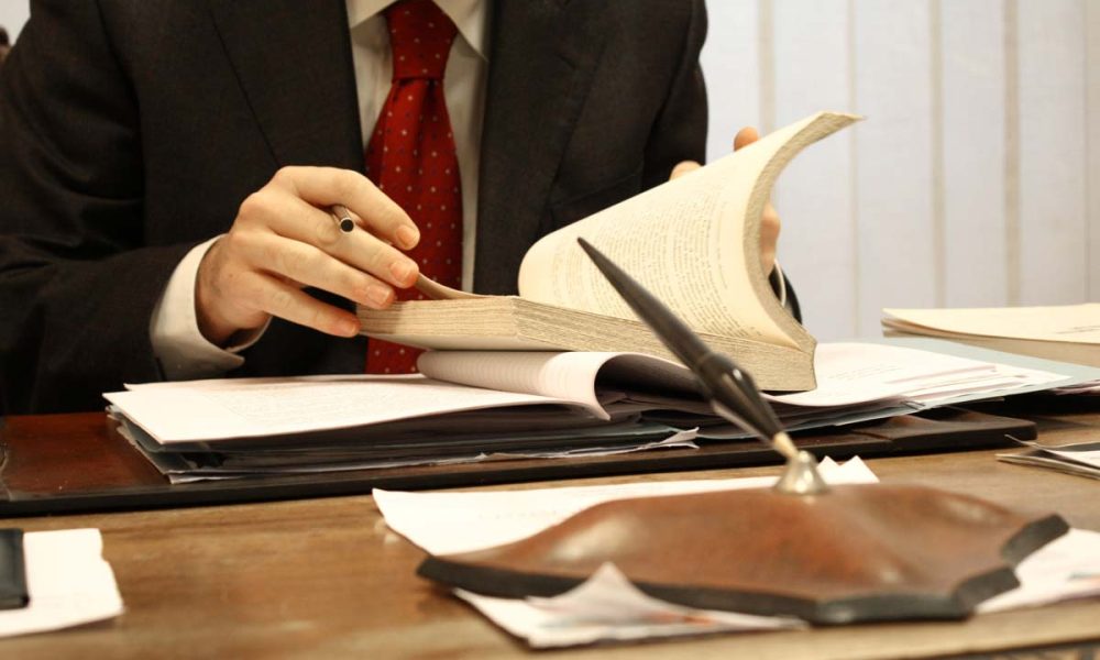 Cum să depui o plângere îndreptată împotriva unui avocat? cum faci plangere impotriva unui avocat