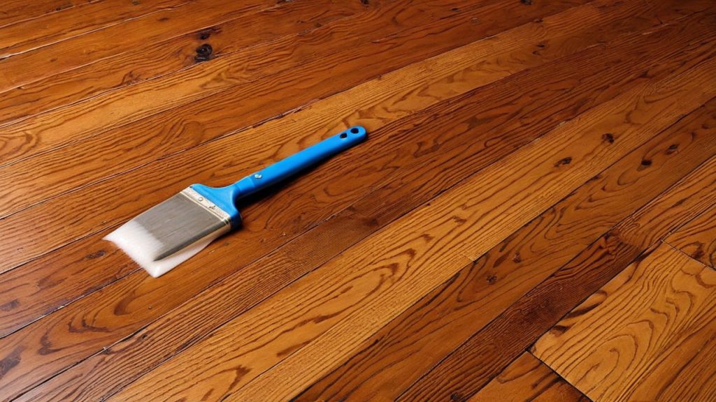 Cum se îndepărtează adezivul de pe podeaua din lemn masiv? Un ghid complet