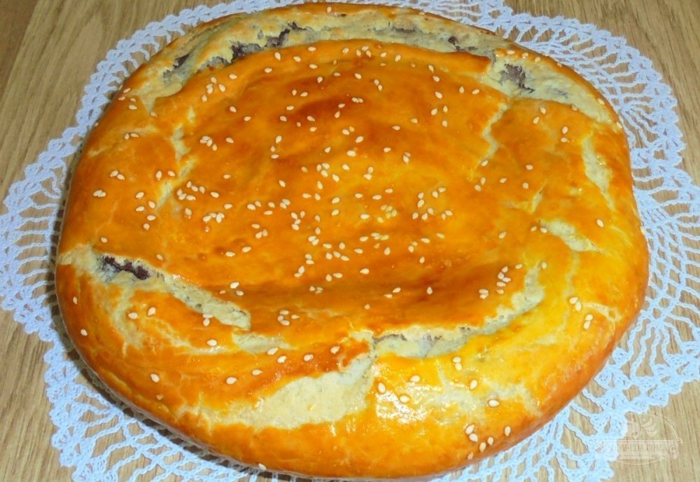 Cum faci nu se desfacă plăcinta cu umplutură în timpul coacerii sale la cuptor?