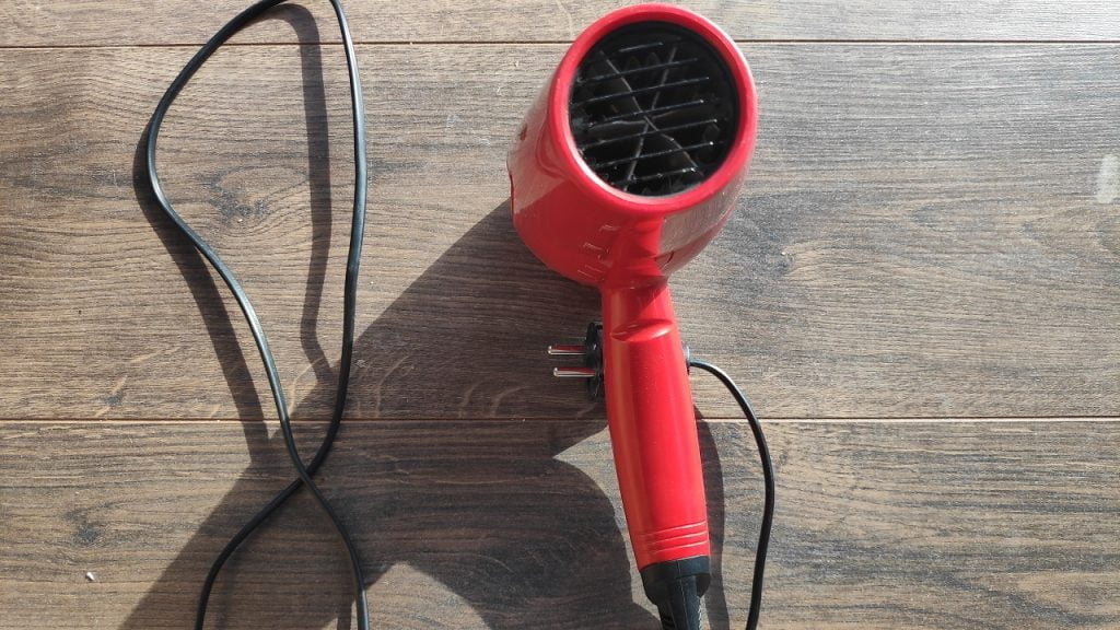 Câți wați trebuie să aibă un uscător de păr pentru o uscare bună? Ghidul complet pentru alegerea perfectă