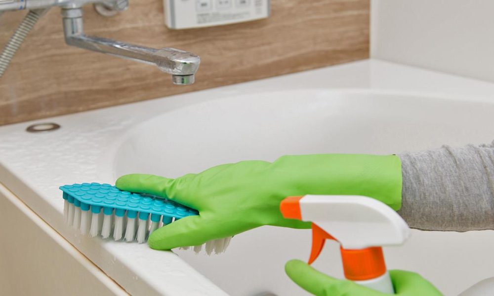 curatarea cazilor de baie murdare