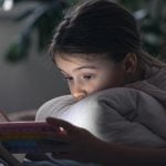 Impactul retelelor sociale asupra bunastarii emotionale a adolescentilor