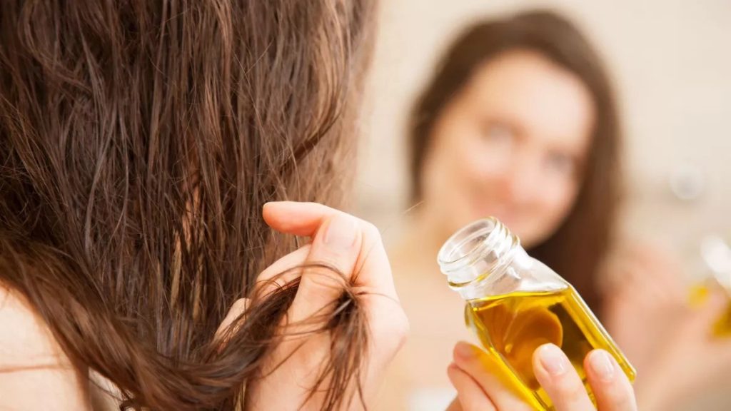 cele mai bune uleiuri pentru scalp uscat