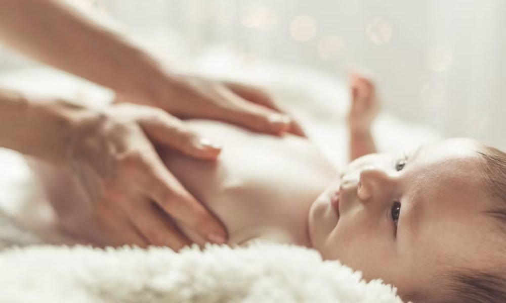 cum se masează bebelusul