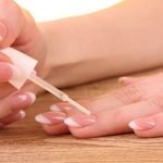 Cum să aplici unghiile false fara lipici