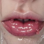 saliva maronia in gura noaptea si dimineata