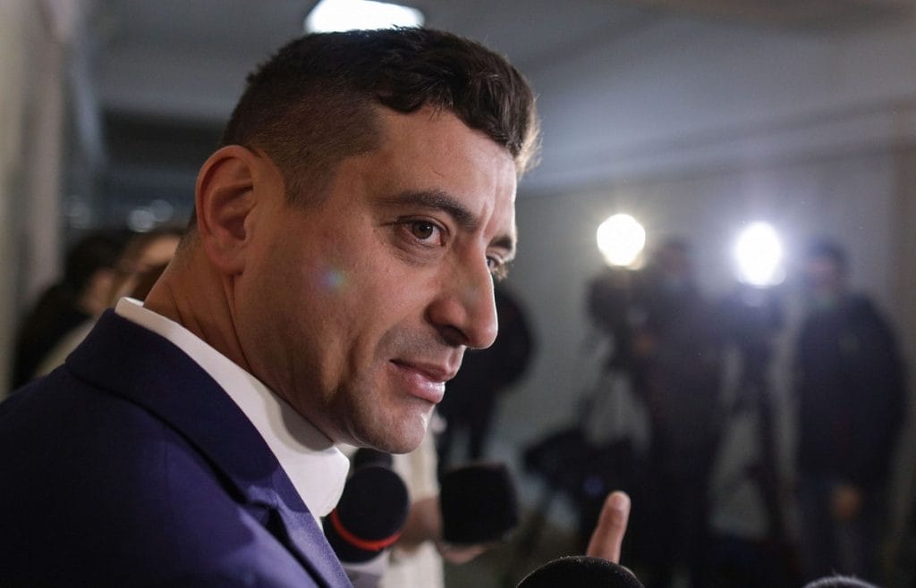 contacteaza l pe george simion