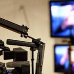 Cata incredere mai au romanii in televiziuni si in politicieni